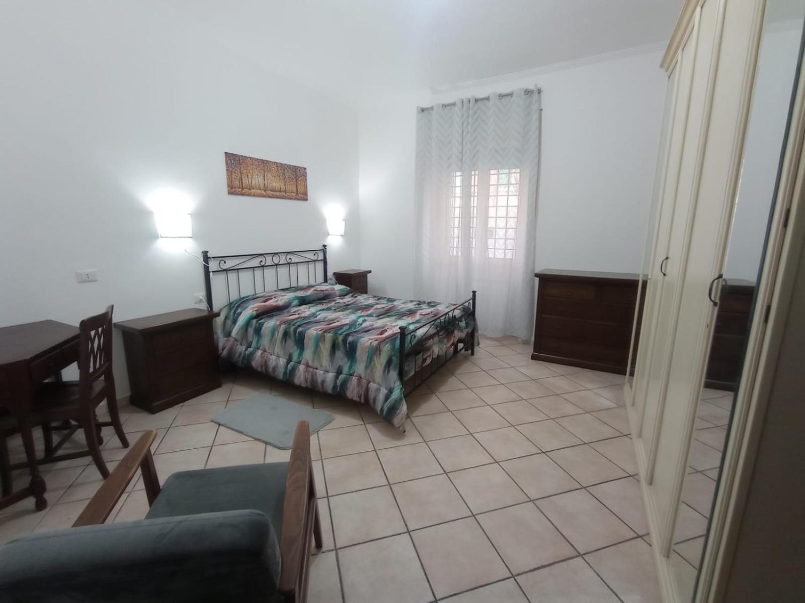 Casa Di Roberto - Metro E Servizi A Due Passi! Apartamento *